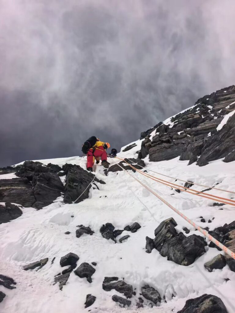 Congratulations to aione "Safety Ambassador" Bai Yang for successfully climbing Mount Everest Cac1d7eea080640cdf7be9bc5ecd1948 768x1024